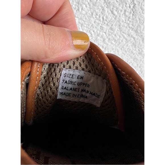 Vintage Dooney and Bourke Tan Logo Sneakers 6 - Picture 7 of 7